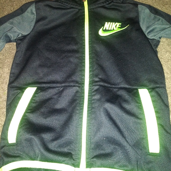 Clothes - Picture 3 of 5